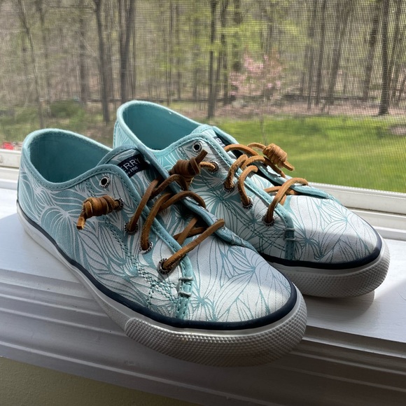 Sperry Women Sneaker, Size 7.5 - Picture 1 of 4